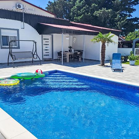 Holiday Home Matea By Interhome Nin Kültér fotó